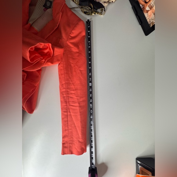 Vince Camuto Coral Tailored Blazer – Size 6 | One Button - Picture 9 of 11